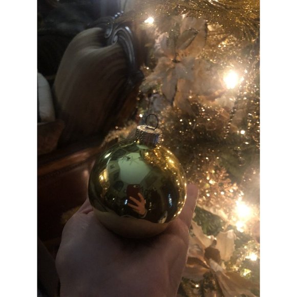 6 Christmas Ornaments - Picture 3 of 8